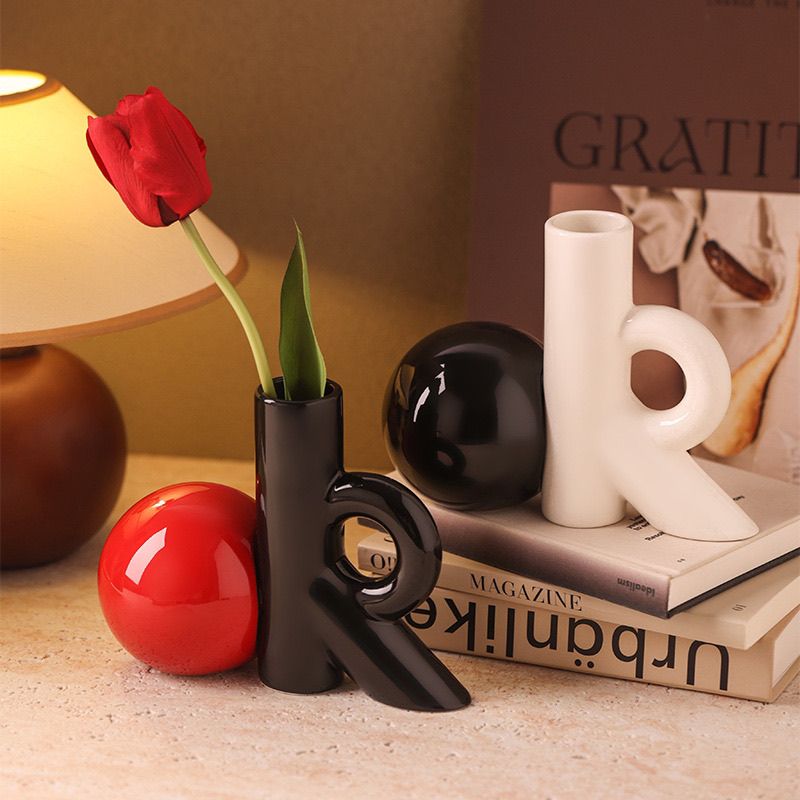 4Colors OK-Shaped Ceramic Vase - Ok Lighting Decor のレビューと価格
