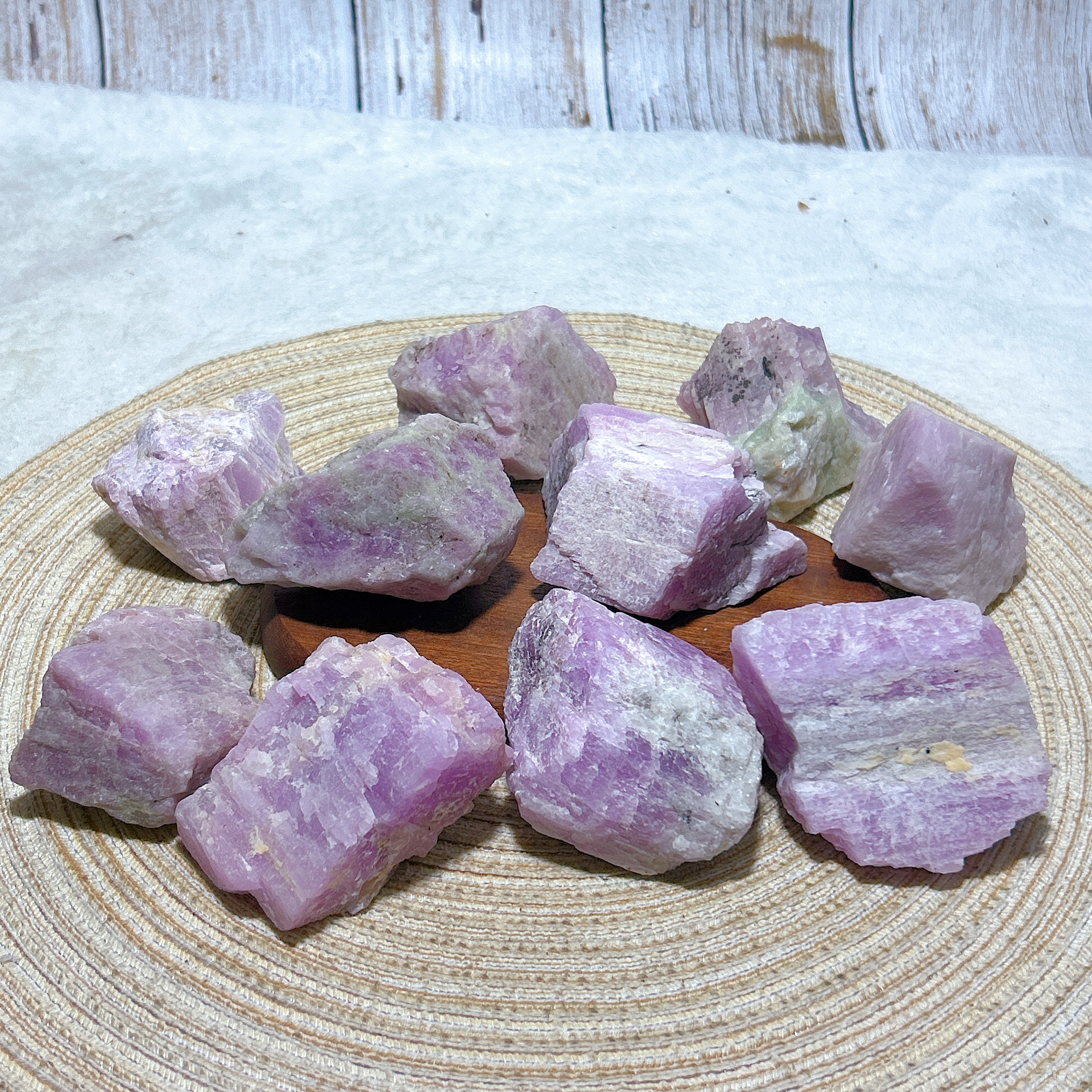 Healing Natural Crystal Kunzit - Lighting Effect Home Decor のレビューと価格